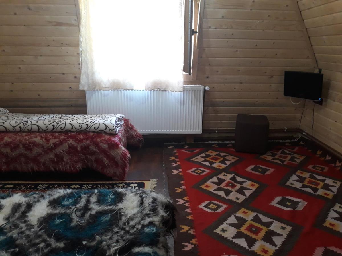 Pensiunea La Gorgan Vadu Izei Exterior photo